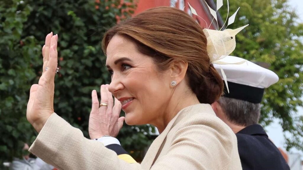 Dronning Mary - Alt om kendte Dronning Mary