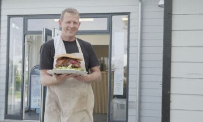 Simon Larsen Naboen Fra Helvede