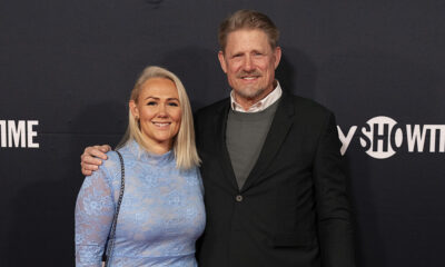 Rød Løber På Dokumentar Om Peter Schmeichel
