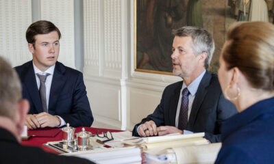 Kongen Og Kronprinsen Deltager I Statsråd Kronprins Christian Kong Frederik Kong Frederik X Kronprinsen Prins Christian Tronskifte