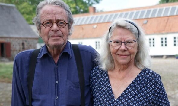 I Hus Til Halsen