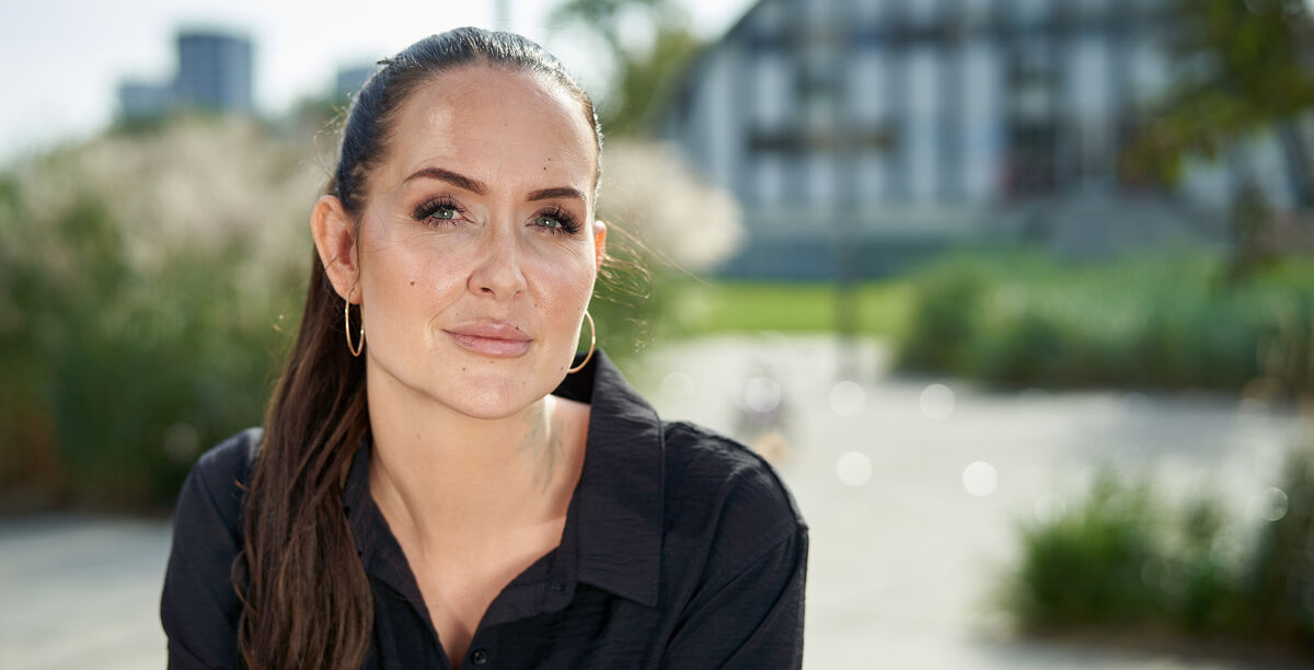 Kendte Interview I Forbindelse Med Nyt Tv program Langt Fra Bryggen