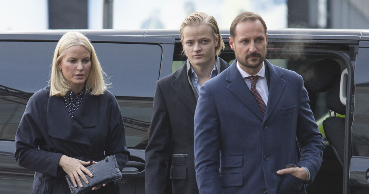 Kronprinsparet Feirer Jul Med Natthjemmet Og Fattighuset Kronprins Haakon Kronprinsesse Mette marit