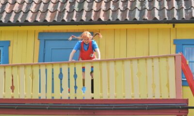 Shutterstock 1933447487