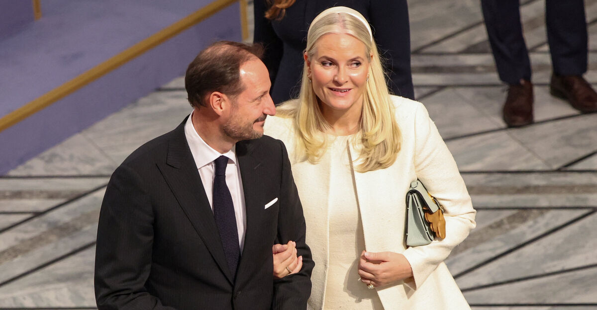 the Nobel Peace Prize is Awarded at a Royal Ceremony at Oslo City Hall Kronprins Haakon Kronprinsesse Mette marit