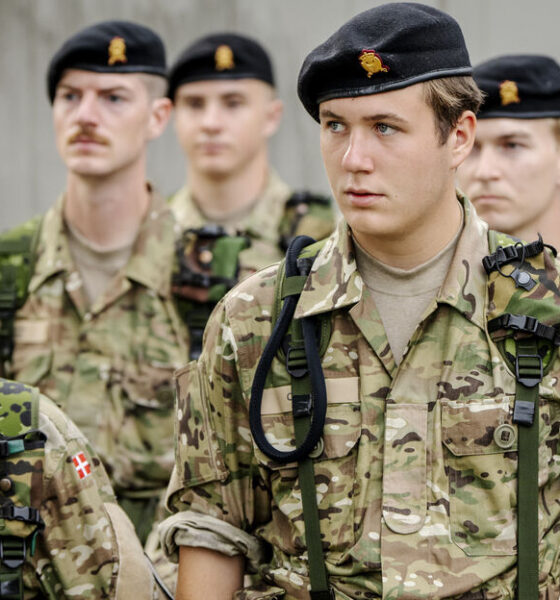 Kronprins Christian Mønstrer Før Skydeøvelse På Antvorskov Kaserne Kronprins Christian Kronprinsen Prins Christian