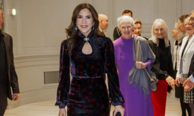 Dronningerne Deltager I Genåbning Af Hofteatret Dronning Margrethe Dronning Mary