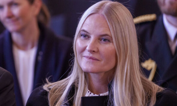 Kronprinsparet Til Fredrikstad Bibliotek Kronprinsesse Mette marit