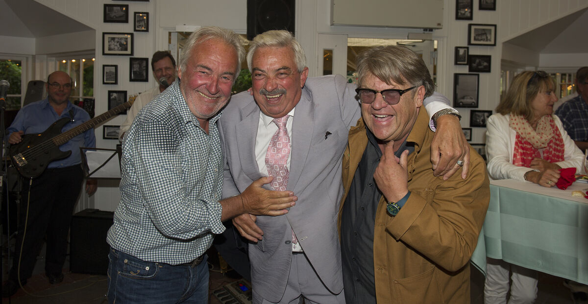 Brøderne Olsen og Johnny Reimer - Alt om kendte Brøderne Olsen Og Johnny Reimer