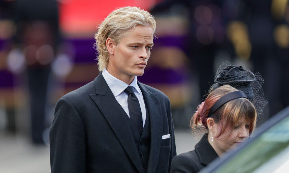 Marius Borg Høiby til kong Haralds begravelse.