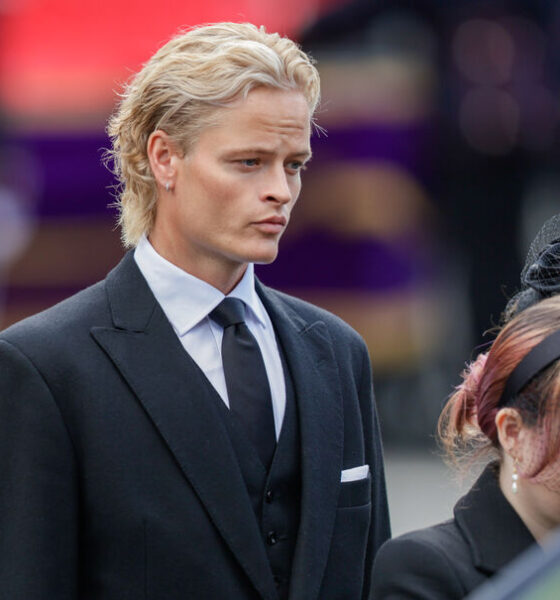 Marius Borg Høiby til kong Haralds begravelse.
