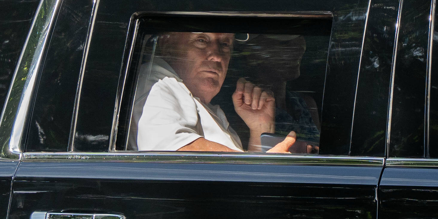 Trump og Natalie Harp i bil.