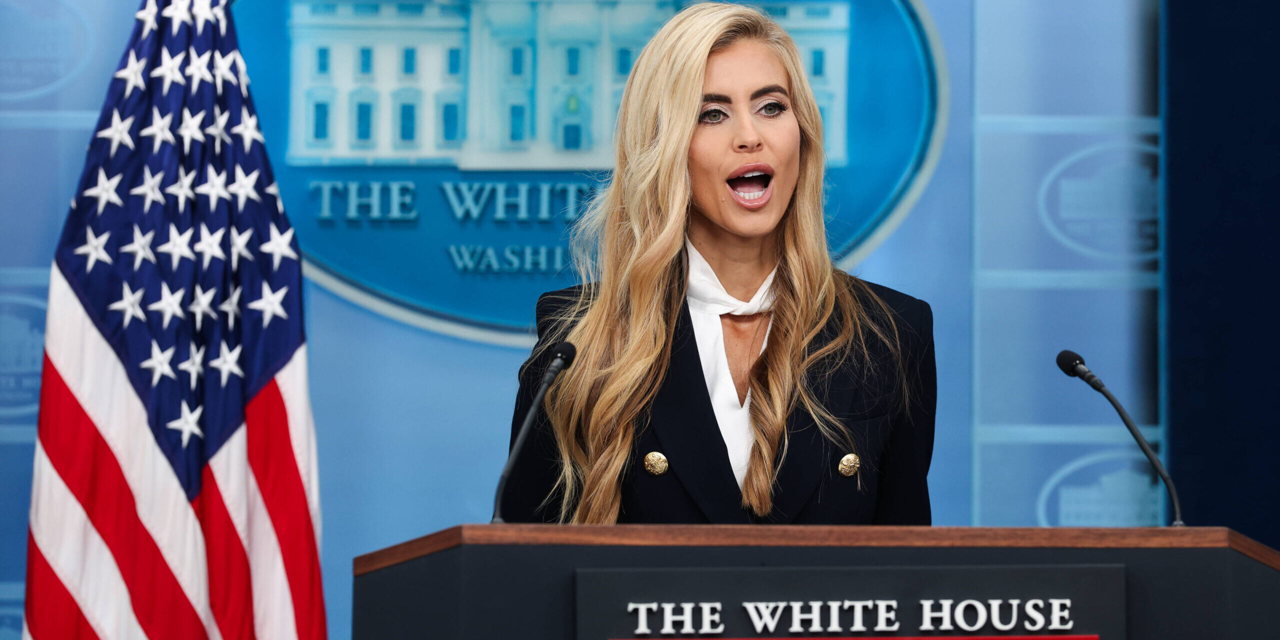 Fyret efter fem hæsblæsende døgn hos Trump: Nu bryder hun tavsheden 26